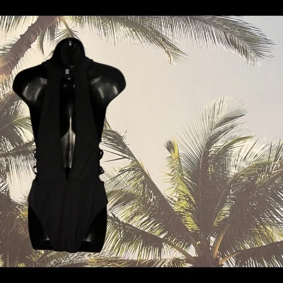 Windsor Black L one piece swimming suit - Picture 2 of 7